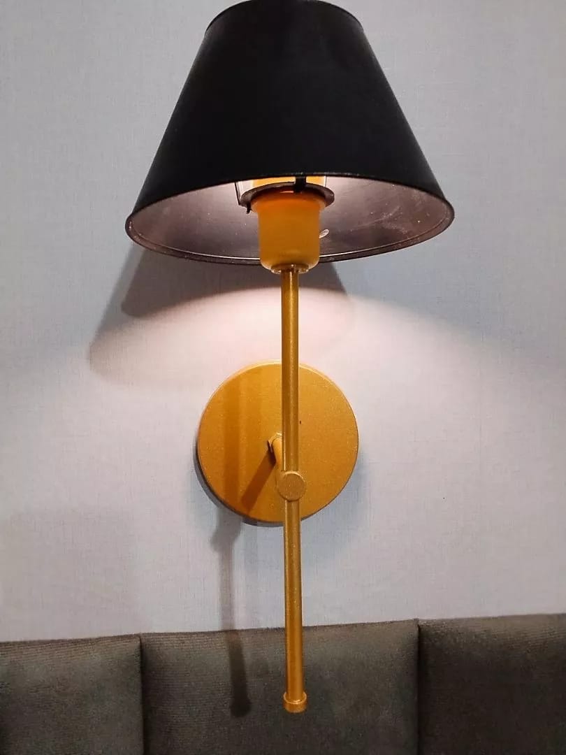 Customer photo review of Arandela Sem Fio Recarregavel Para Cabeceira