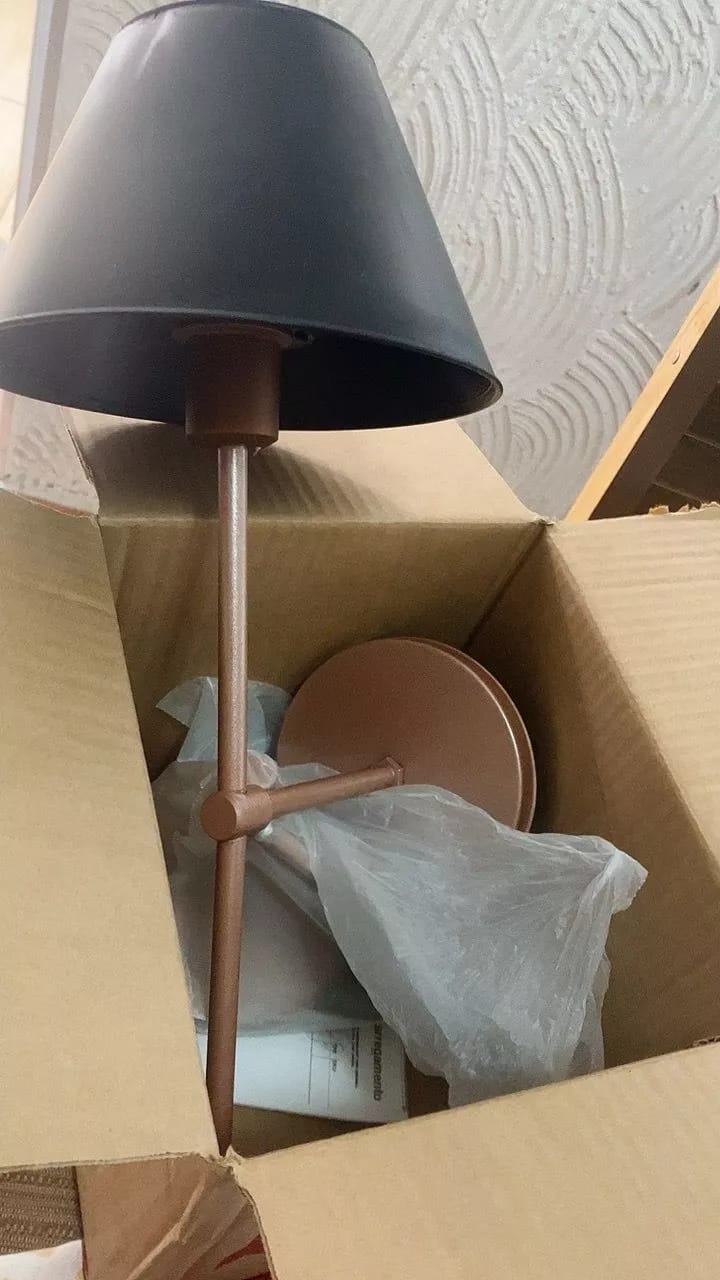 Customer photo review of Arandela Sem Fio Recarregavel Para Cabeceira