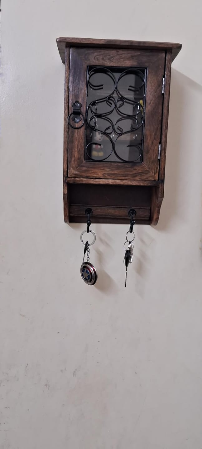 Customer photo review of Wooden Wall Hanging Key Holder