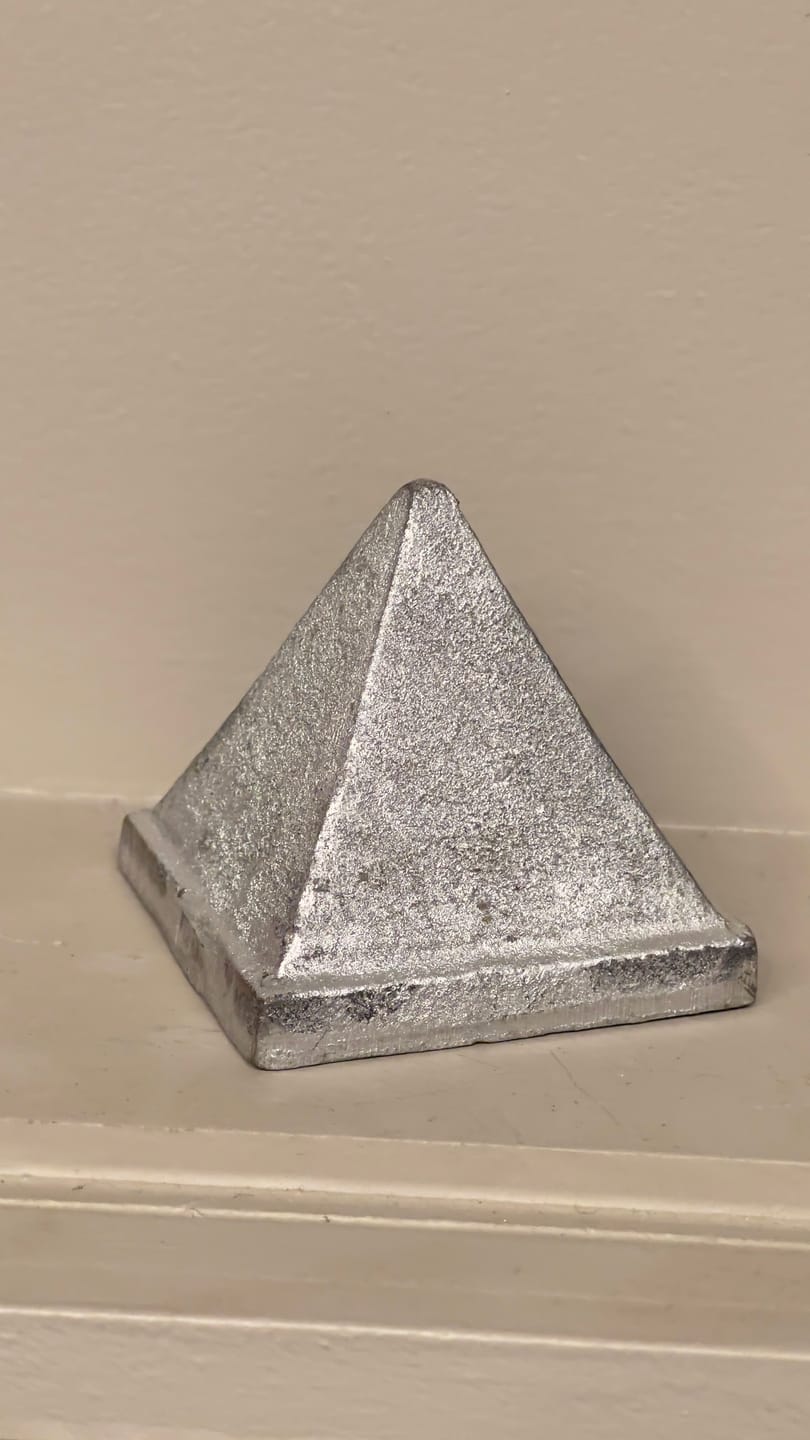 Customer photo review of Solid Iron Metal Pyramid Vastu Remedy for West Direction and Brahmasthan Balance, Mental Focus, Career Success and Positive Energy Correction | 6.5 cm | 615 g