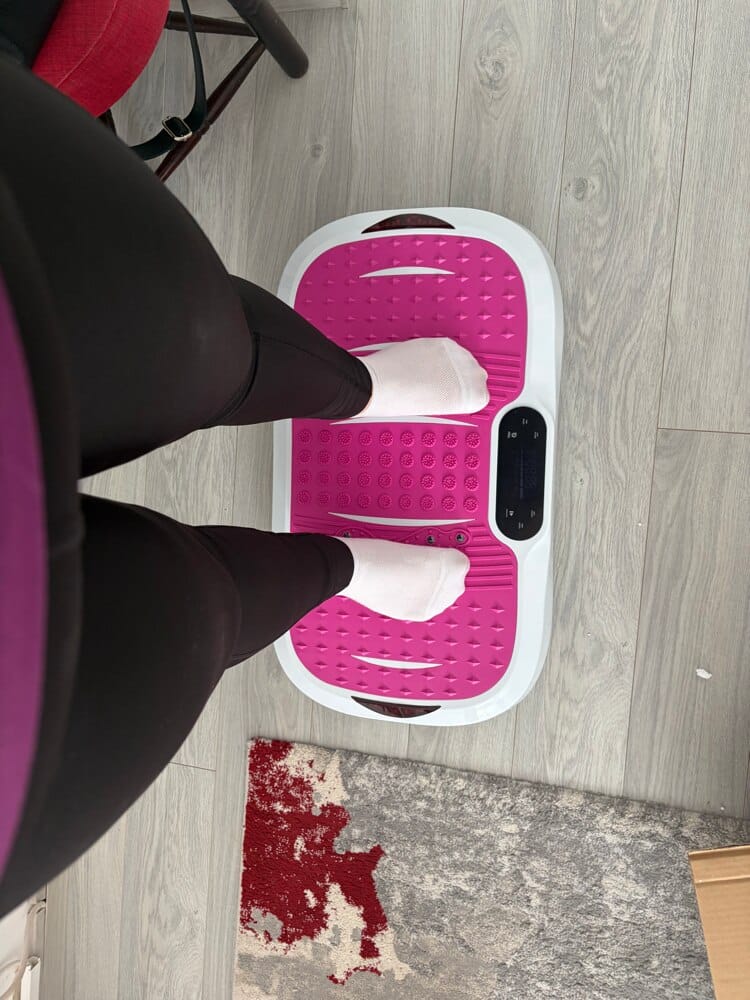 Customer photo review of Aparat de Vibromasaj tip Platforma pentru Slabire si Drenaj Limfatic, Roz