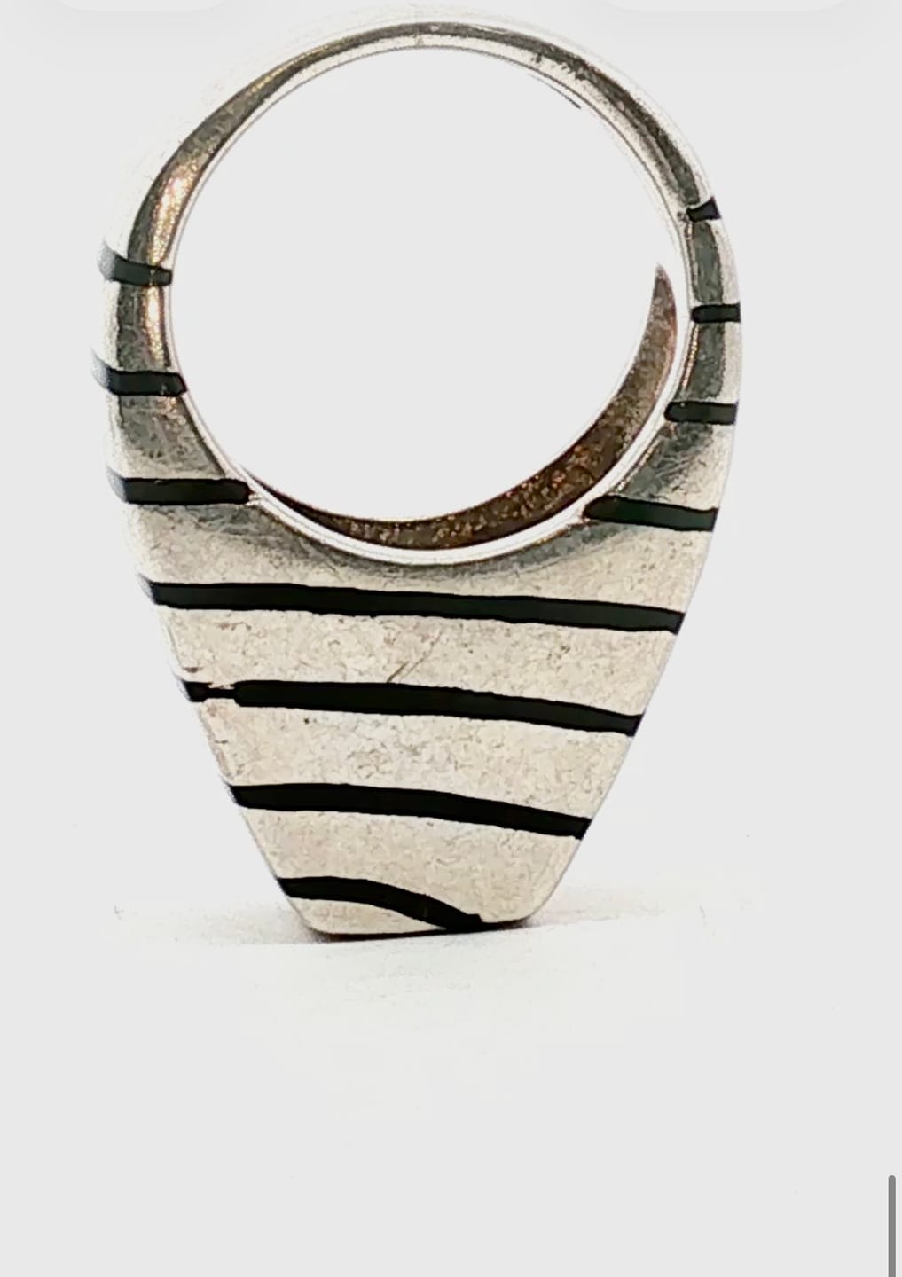 Customer photo review of Maral Asian Spiral pyramid 925 silver ring
