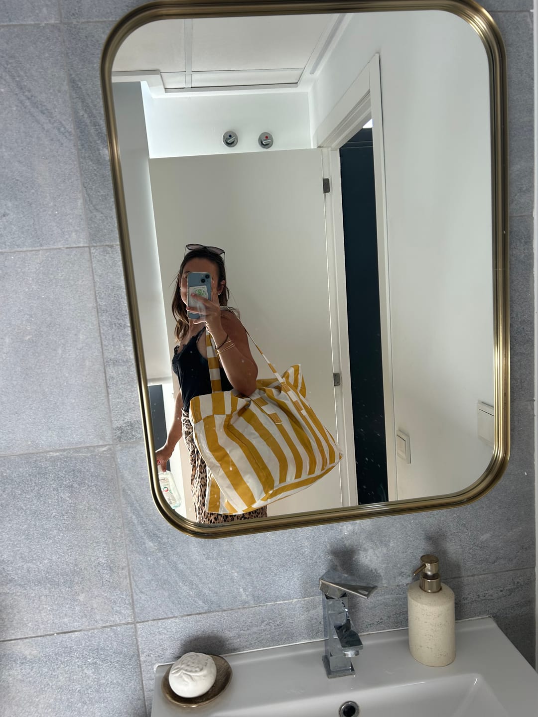 Customer photo review of Bolsa MyBigBag Rayas Mostaza