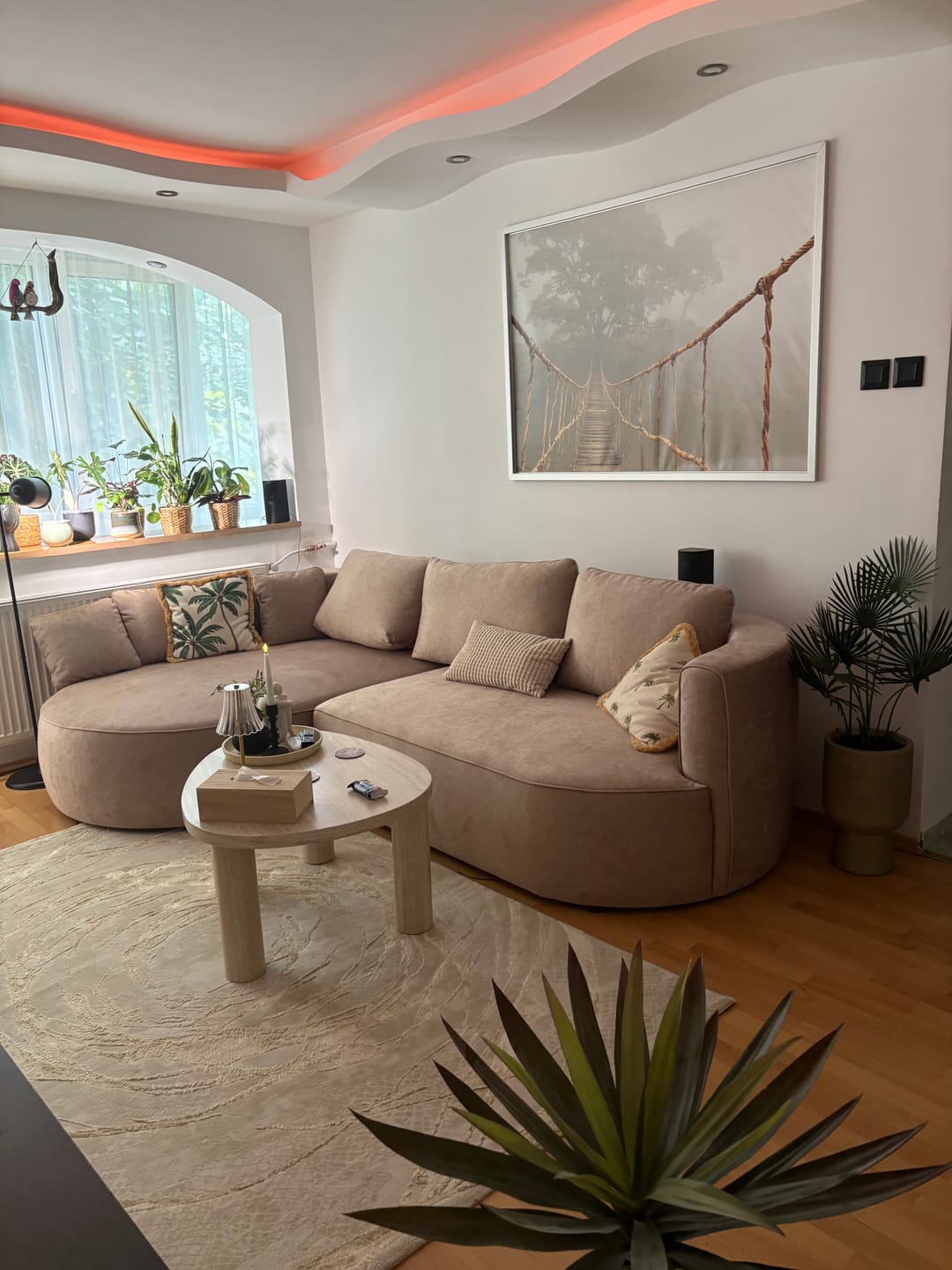 Customer photo review of Coltar extensibil FIORE, sezlong stanga, stofa catifelata bej - Whisper 3, cu lada depozitare, 284x183x82 cm