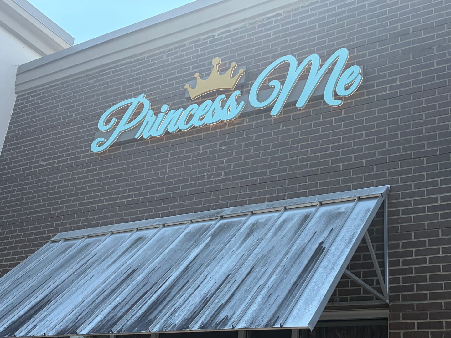 Customer photo review of CUSTOM MOCKUP SIGN FOR Saundra Elmore