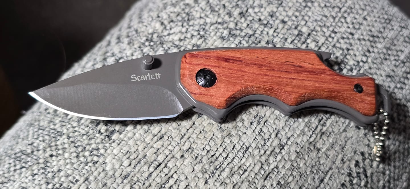 Customer photo review of Scarlett - EDC