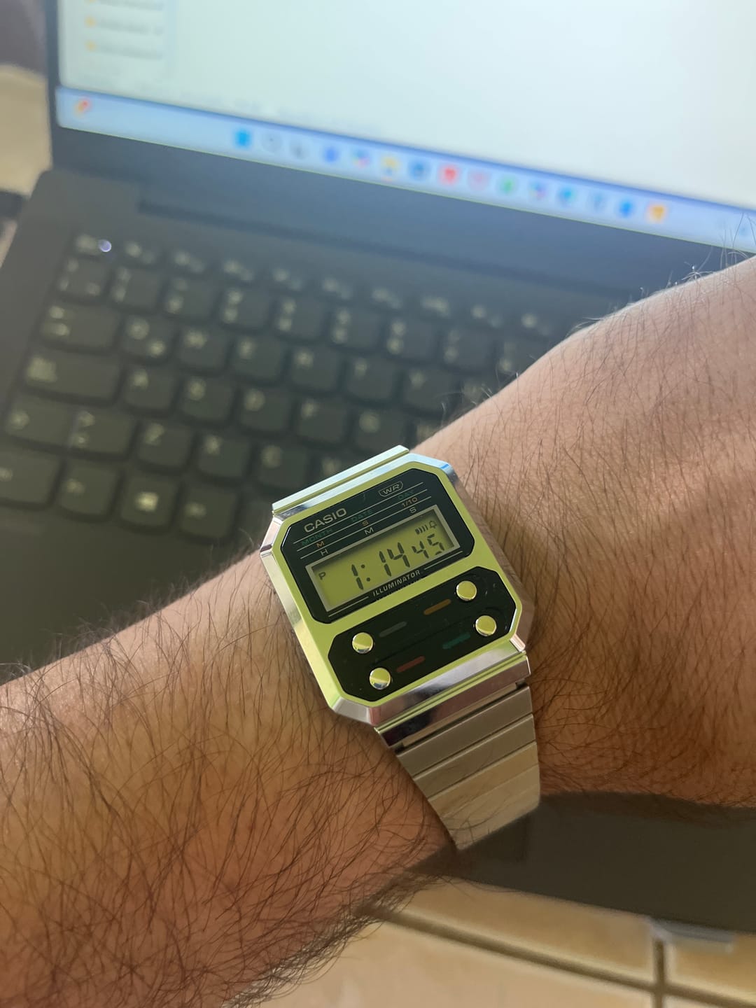 Customer photo review of Reloj Casio Vintage A100WE-1ADF Alien F-100 Reissue Plateado
