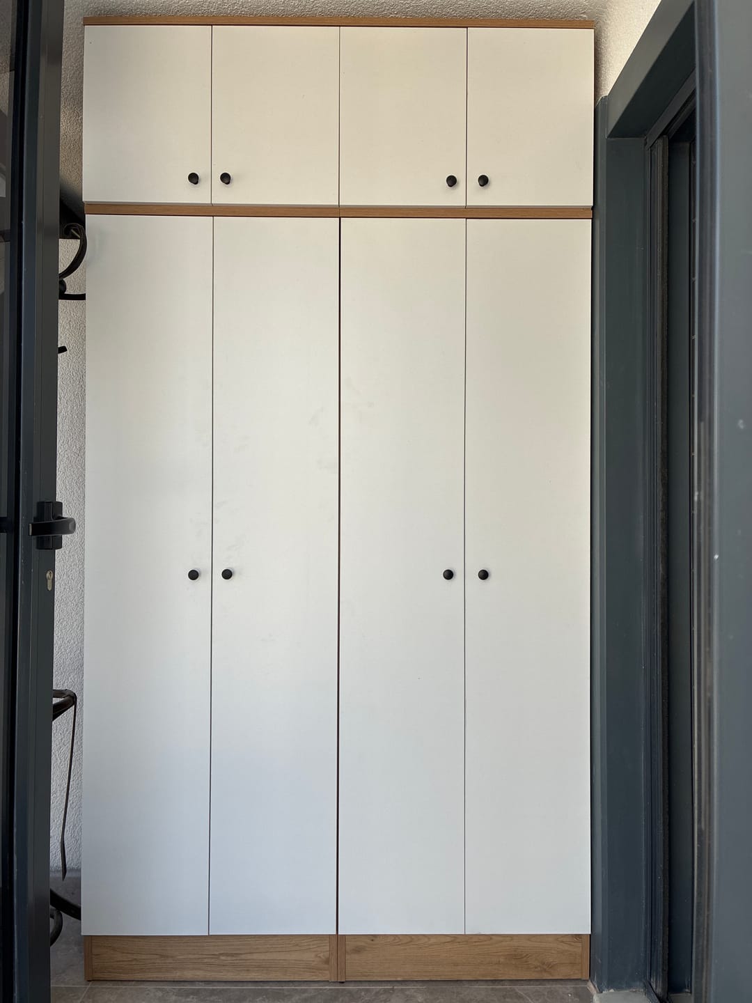 Customer photo review of Rani EA146 Modern Portmanto 8 Kapaklı Raflı Askılı Ayakkabılık Vestiyer Sepet Ceviz - Beyaz