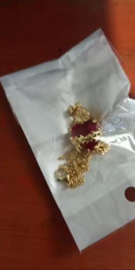 Customer photo review of Collar del Sagrado Corazón de Jesús