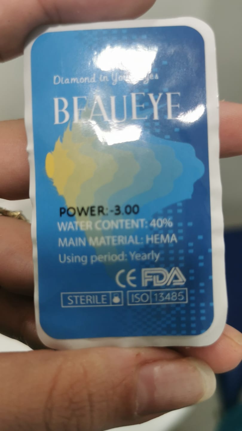Customer photo review of BEAUEYE Tiffany Prescription Clear Contact Lenses
