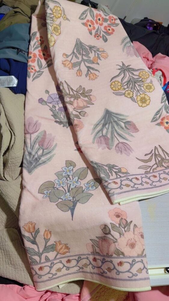 Customer photo review of Rug – Vintage Traditional Floral – Fern Green