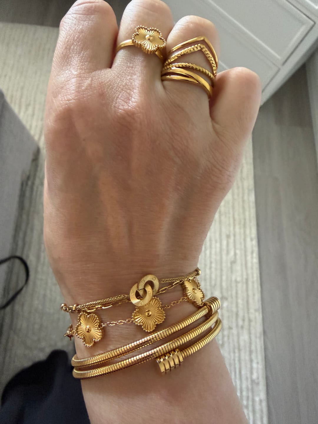 Customer photo review of Ara Twisted Crossed Ring