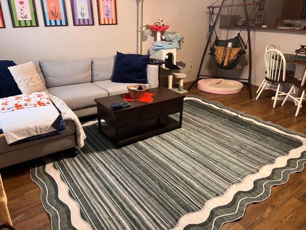 Customer photo review of Rug – Modern Abstract Bordered Scalloped – Fern Green