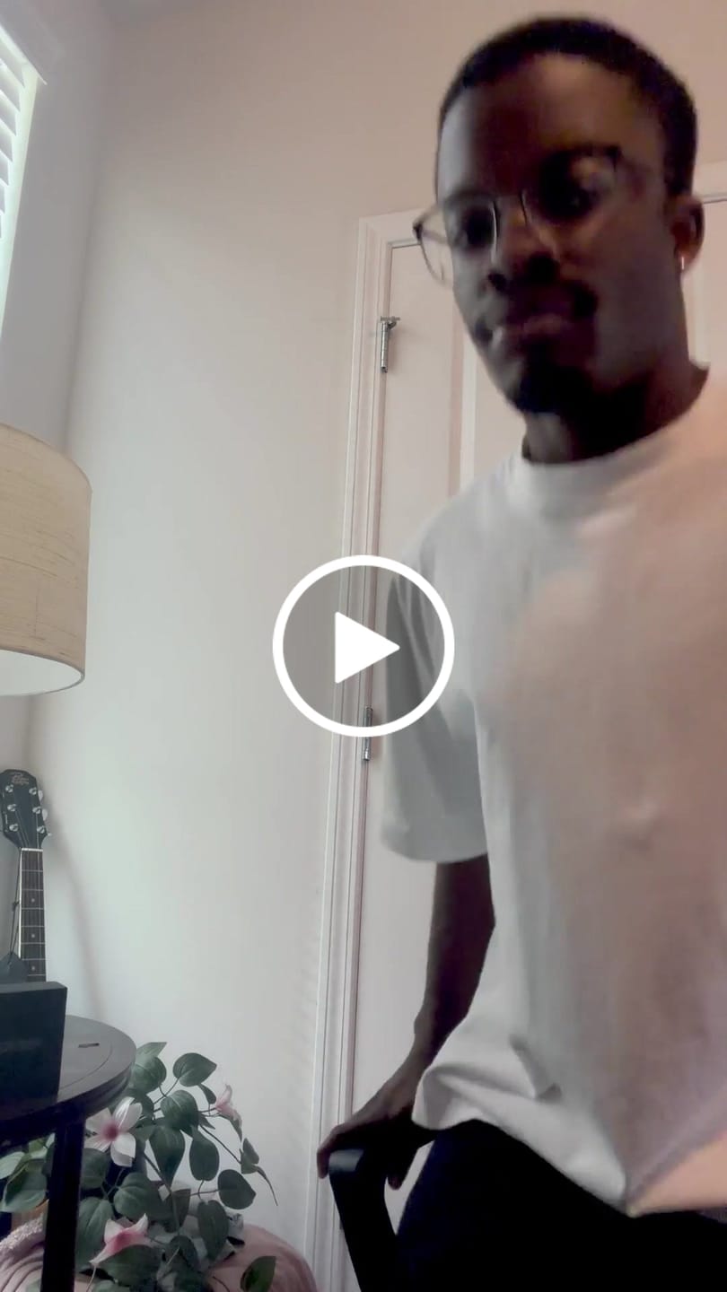 Customer video review of Outlined Clover Pendant Necklace Sterling Silver