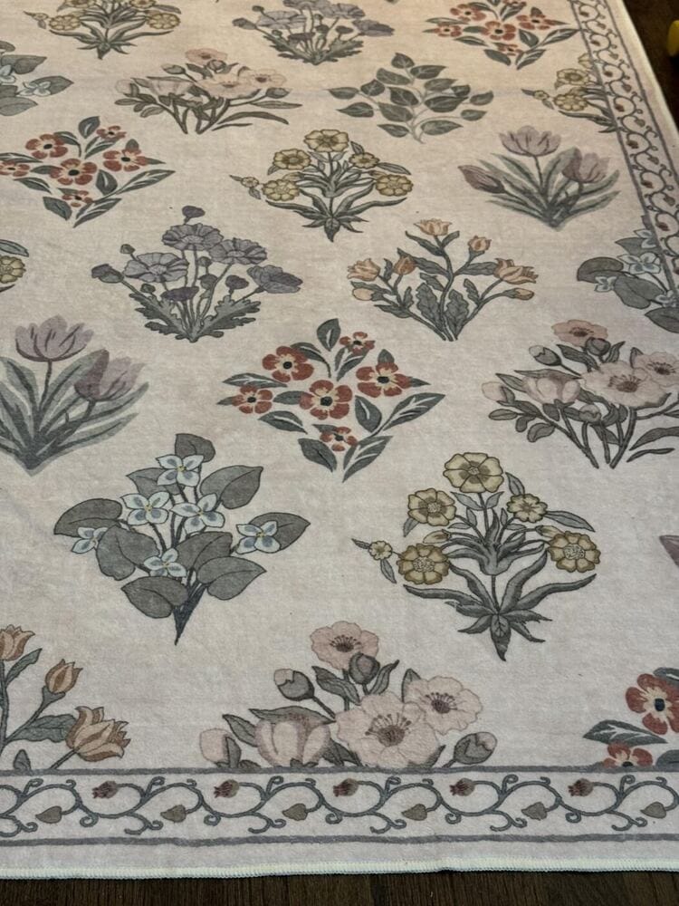 Customer photo review of Rug – Vintage Traditional Floral – Stormy Blue