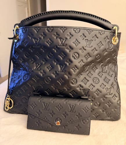 Customer photo review of Louis Vuitton Artsy MM Empreinte leather