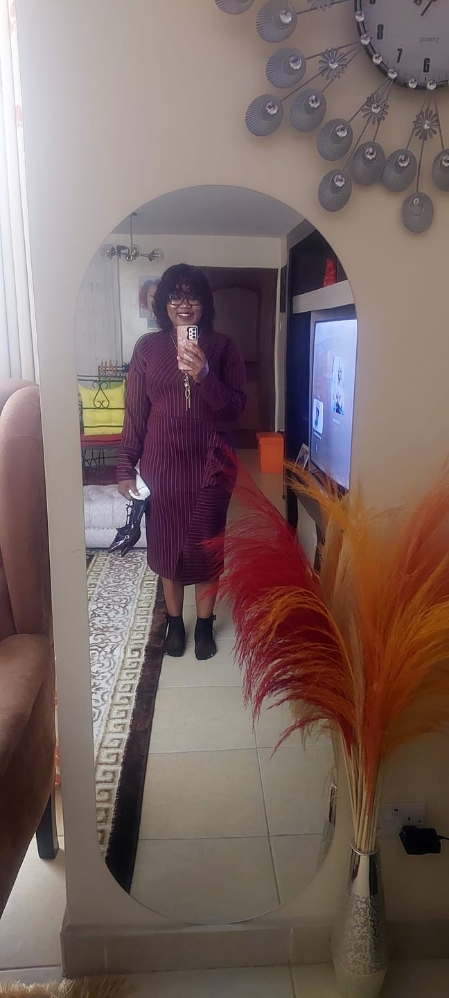 Customer photo review of Umma Monochrome Midi Dress