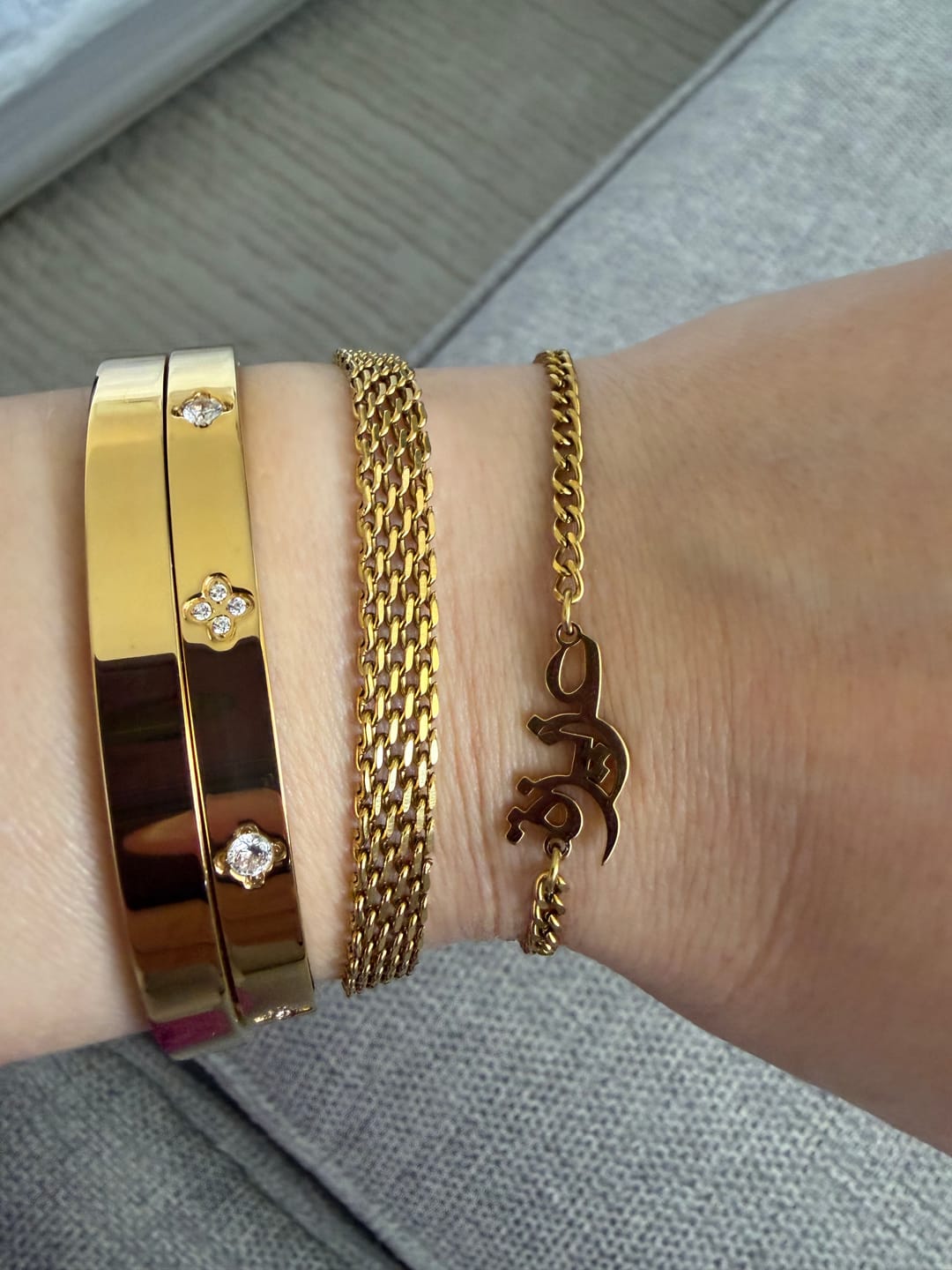 Customer photo review of Gold Clover Bangle