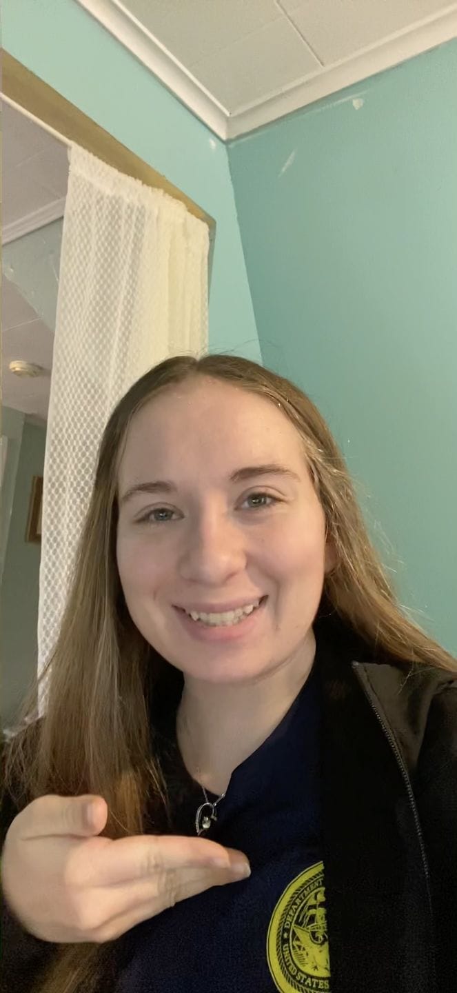 Customer photo review of To My Daughter - The Liana Promise™ Necklace