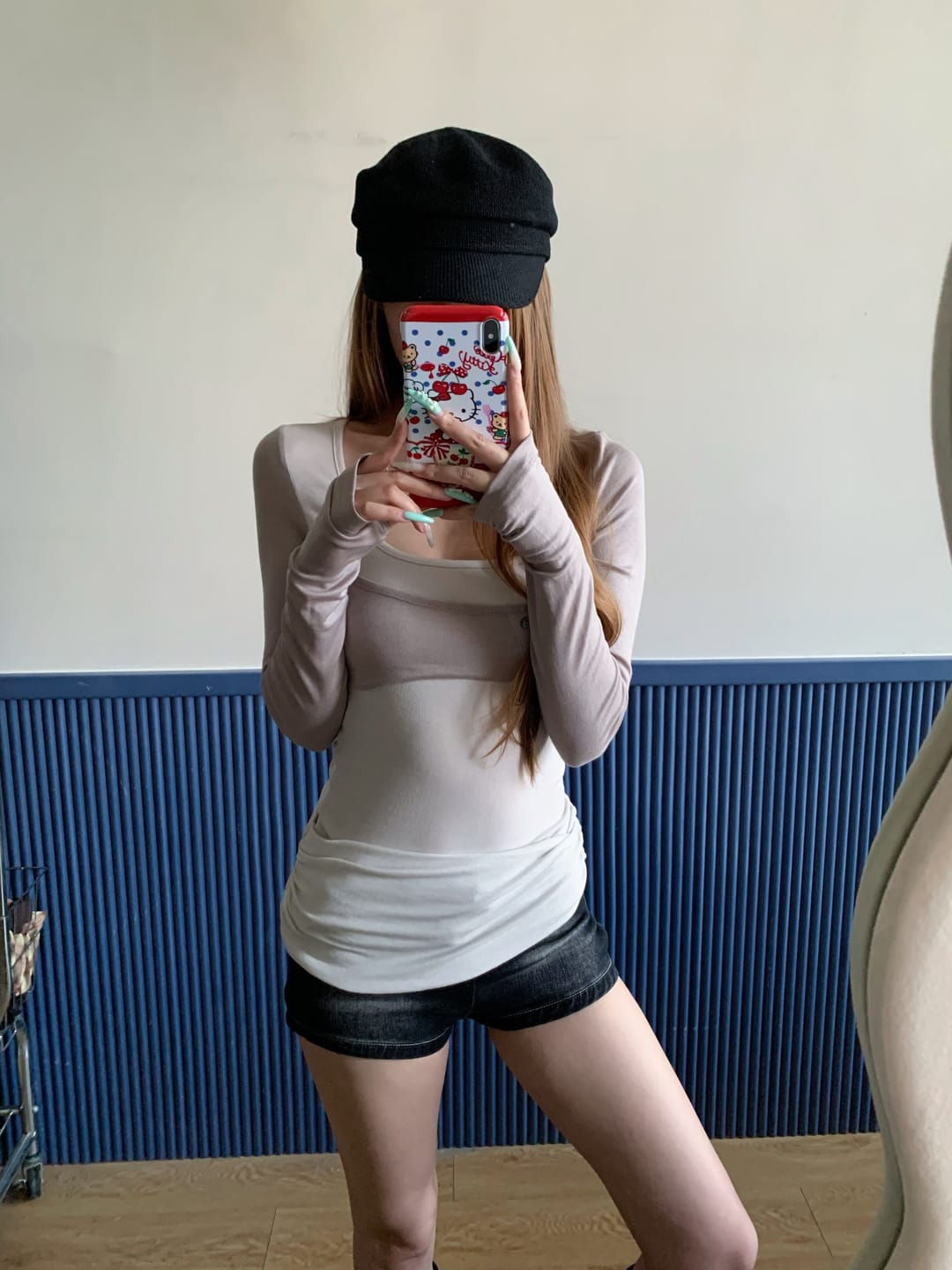 Customer photo review of Rase le sol Layered Panel Fitted Long Sleeve T-Shirt