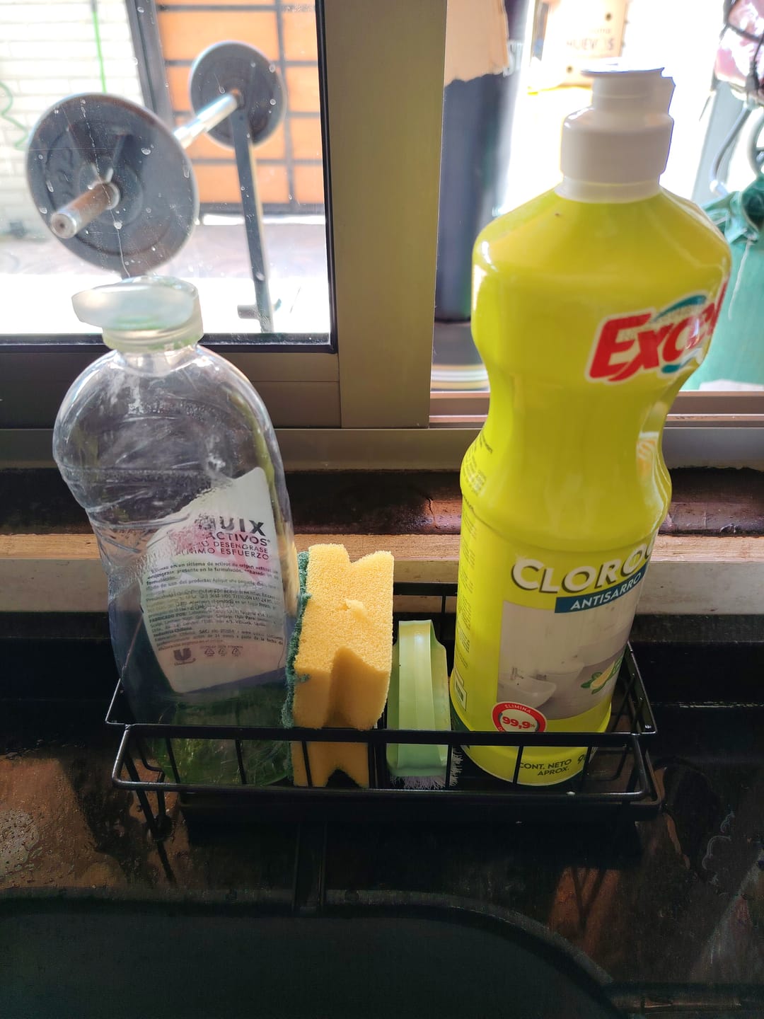 Customer photo review of Rack de Almacenamiento para Fregadero con Tubo de Drenaje Giratorio Estante de Esponja