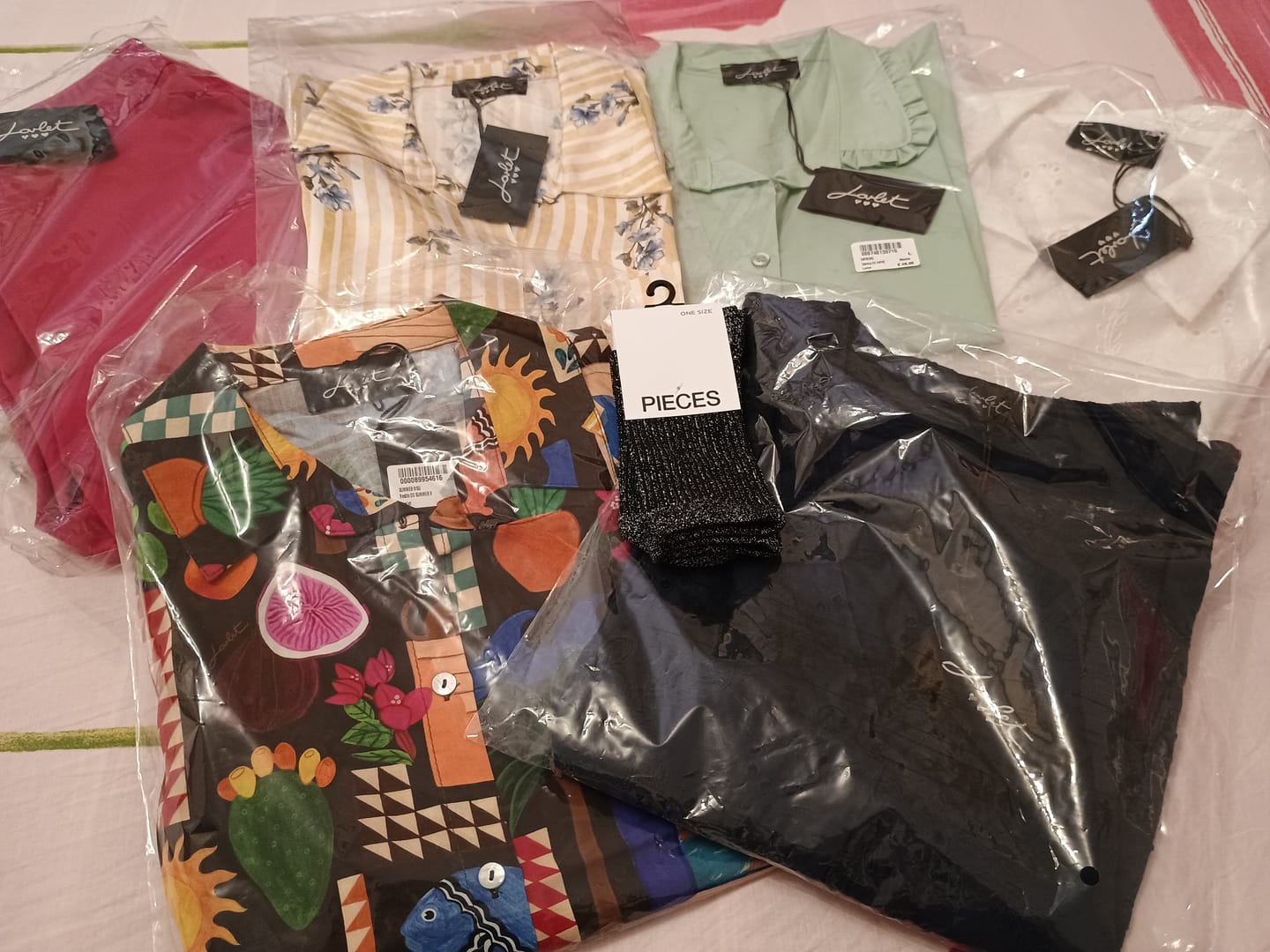 Customer photo review of MYSTERY 📦 BOX ABBIGLIAMENTO E ACCESSORI DONNA [€79]