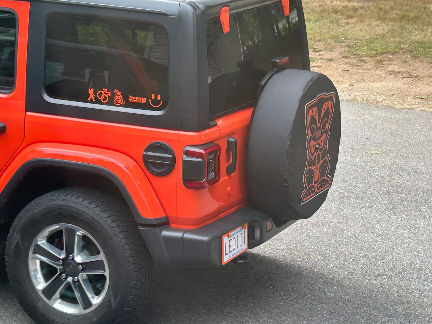 Customer photo review of Cover'd Up Rear Window Hinge Covers JL Hardtop (2)