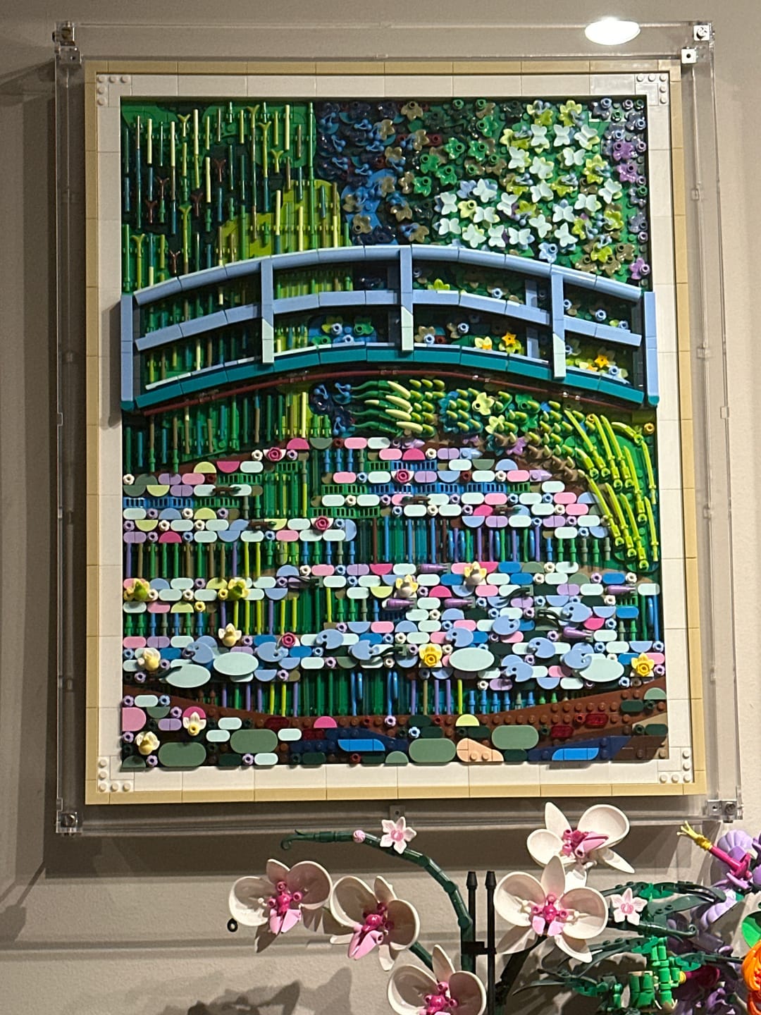 Customer photo review of Display Case for LEGO® 31220 Art Claude Monet – Bridge over a Pond of Water Lilies