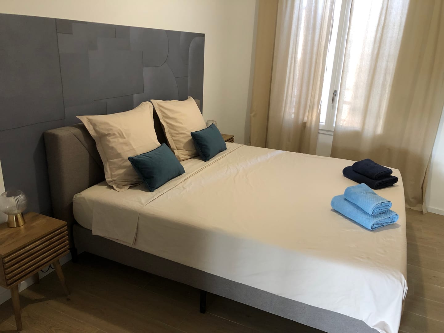 Customer photo review of Papier peint panoramique découpé bleu