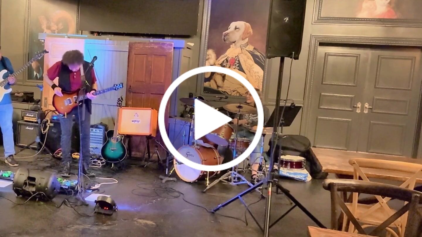 Customer video review of SonikSphere: 5.8GHz Wireless Guitar & Bass System
