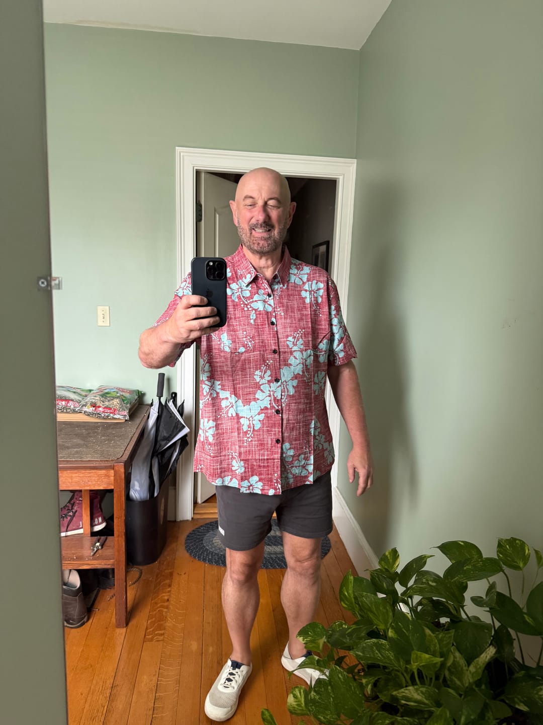 Customer photo review of Men's Red Floral Vintage Short Sleeve Button Up Beach Tropical Hawaiian Shirt