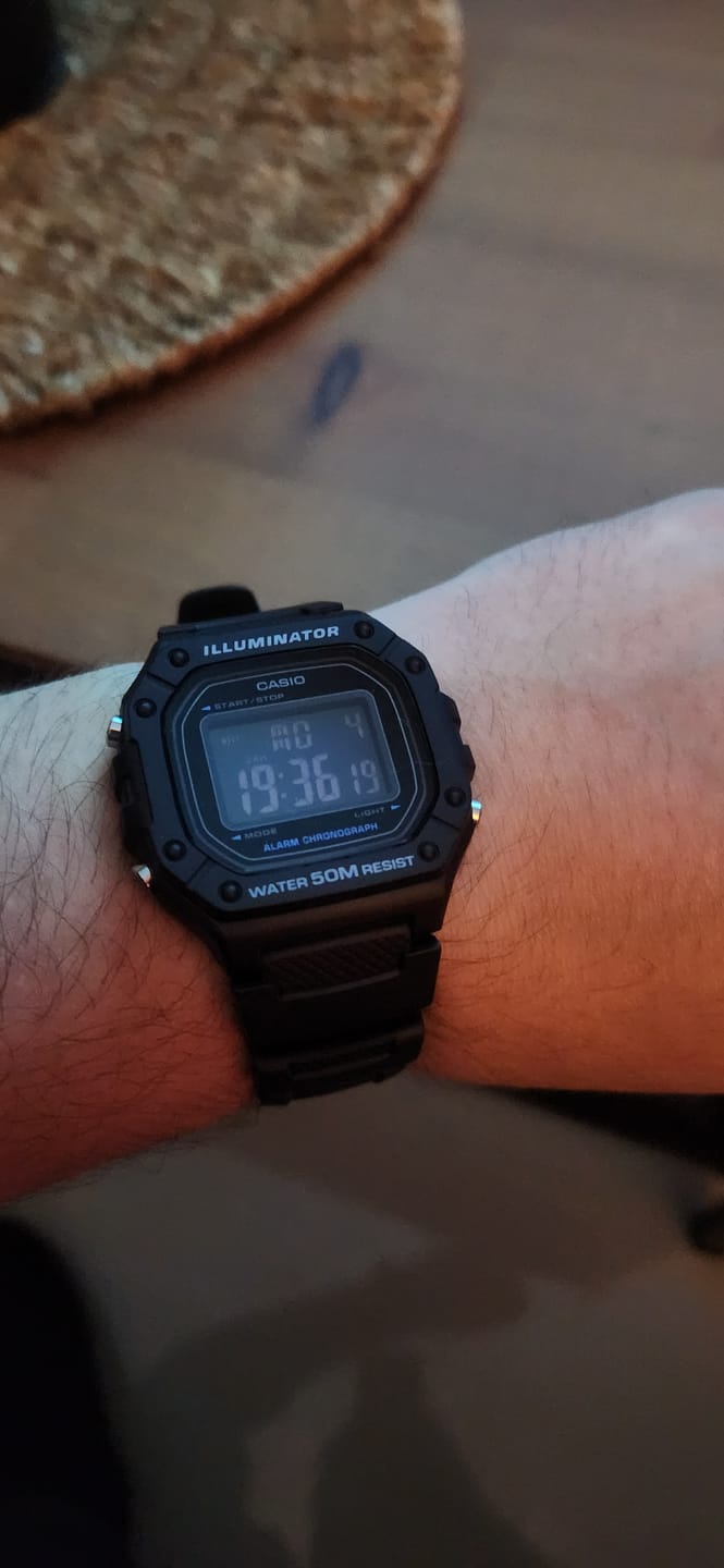 Customer photo review of Reloj Casio Vintage W-218H-1BV Pantalla Negativa