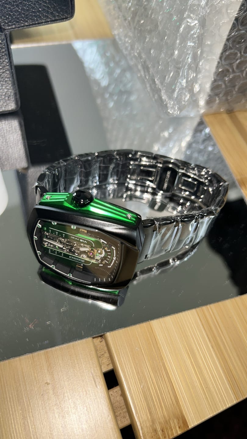 Customer photo review of V12 Prestigio Engine