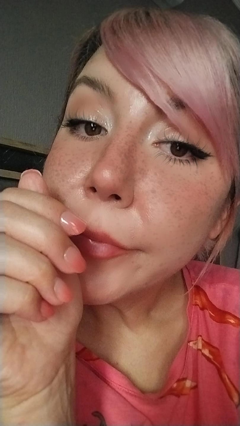 Customer photo review of Blush Ombre - XS Squoval - 30 Adet Takma Tırnak