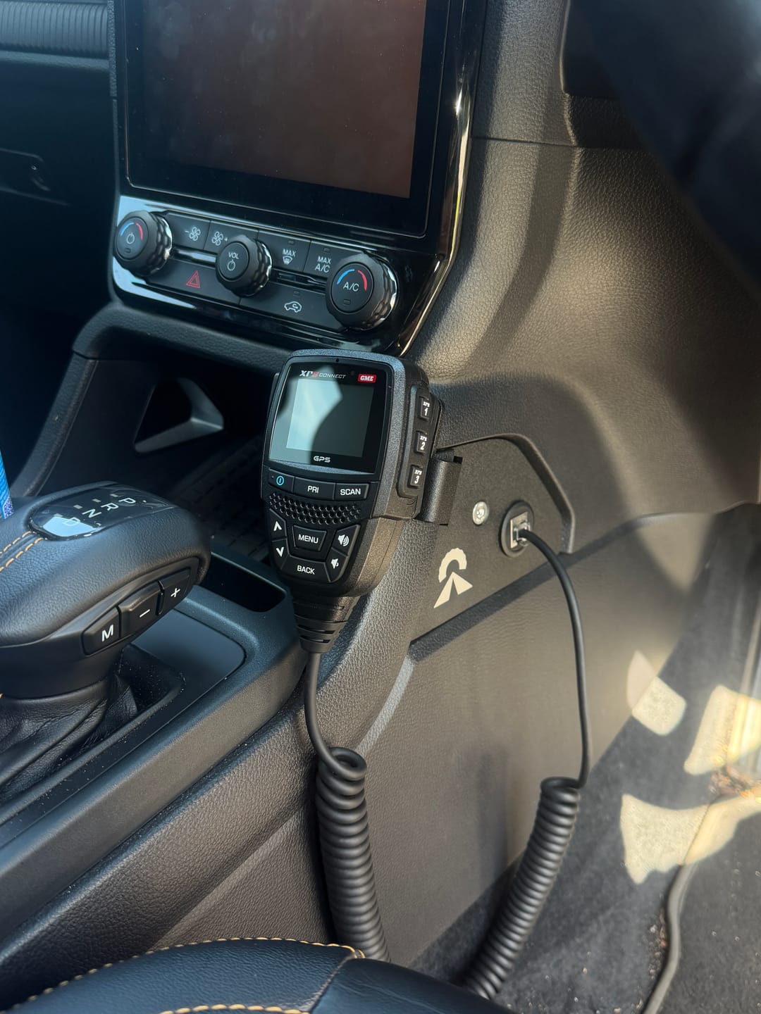 Customer photo review of UHF Handpiece Mount - Ford Ranger NextGen & Super Duty & Everest - Centre Console