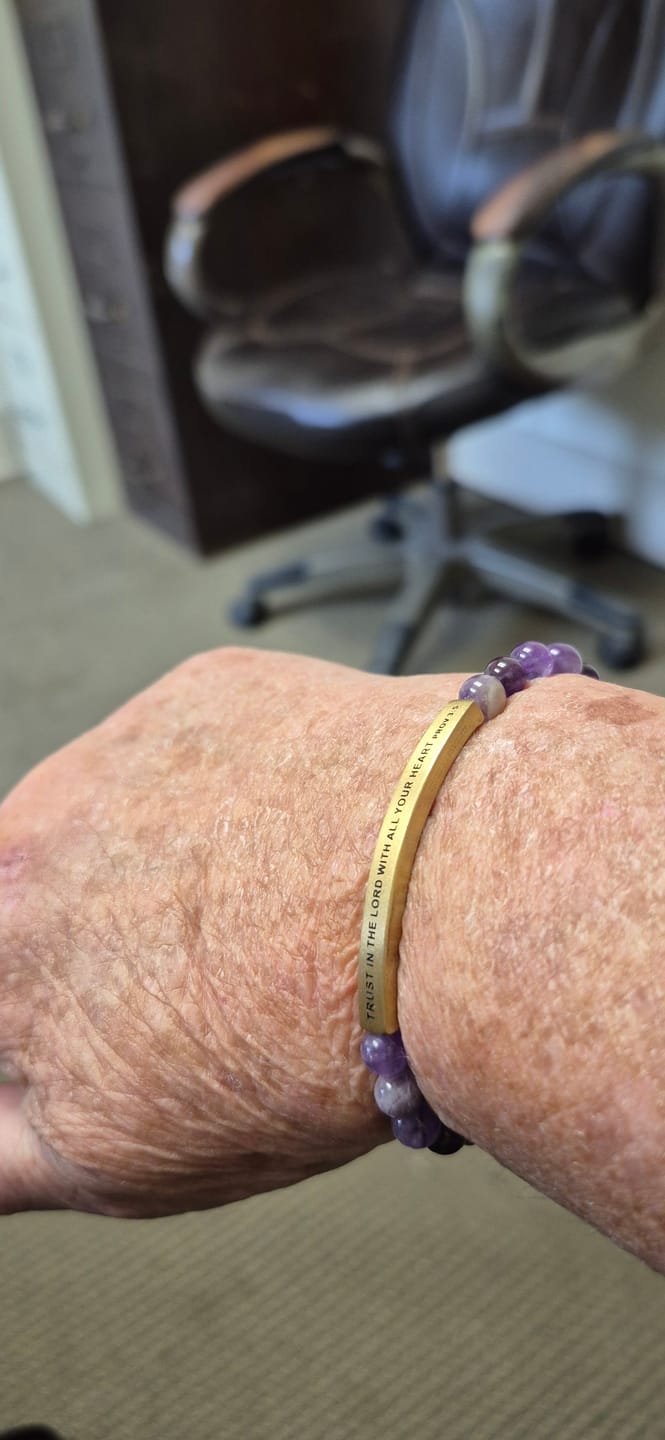 Customer photo review of TRUST IN THE LORD WITH ALL YOUR HEART PROV 3:5