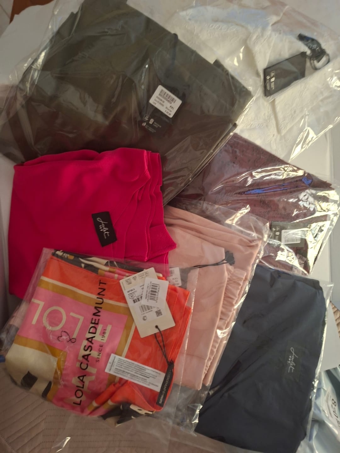 Customer photo review of MYSTERY 📦 BOX ABBIGLIAMENTO E ACCESSORI DONNA [€79]