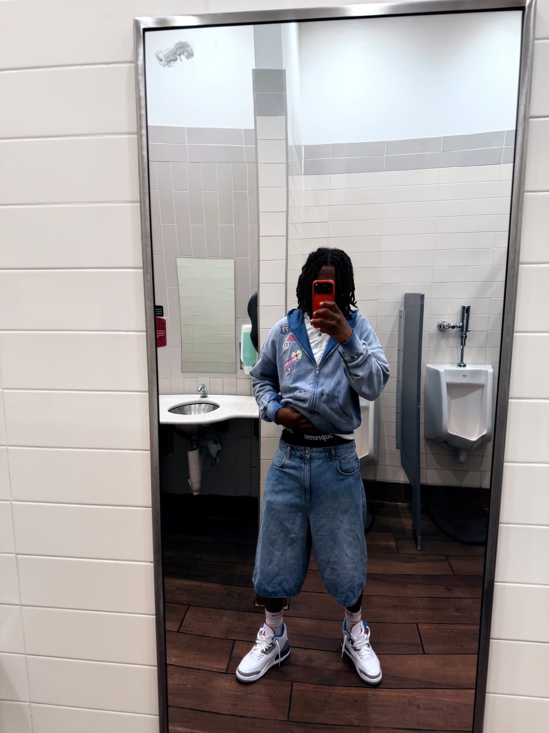 Customer photo review of Aelfric Eden Badge Boxy Zip Up Hoodie
