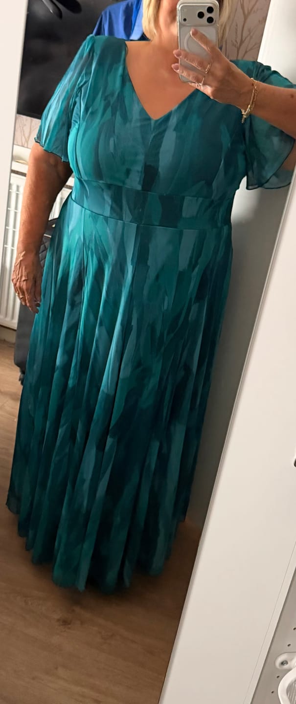Customer photo review of Isabelle Sea Green Float Sleeve Maxi Dress
