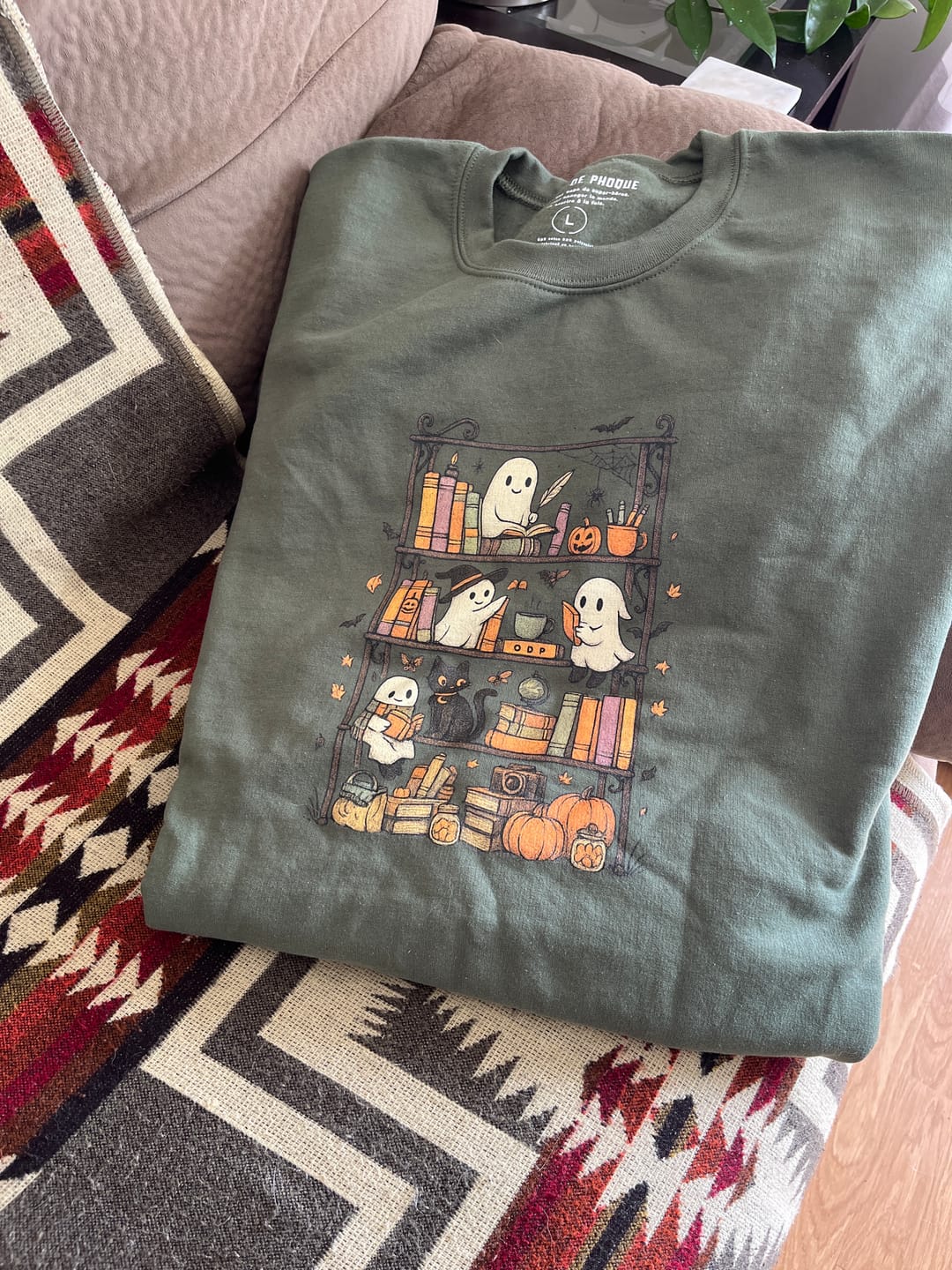 Customer photo review of Sweatshirt Fantômes Livres