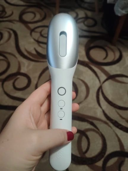 Customer photo review of Deluxe Electric Massage Comb with Oil Dispenser - Sonic Scalp Massager