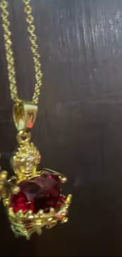 Customer photo review of Collar del Sagrado Corazón de Jesús