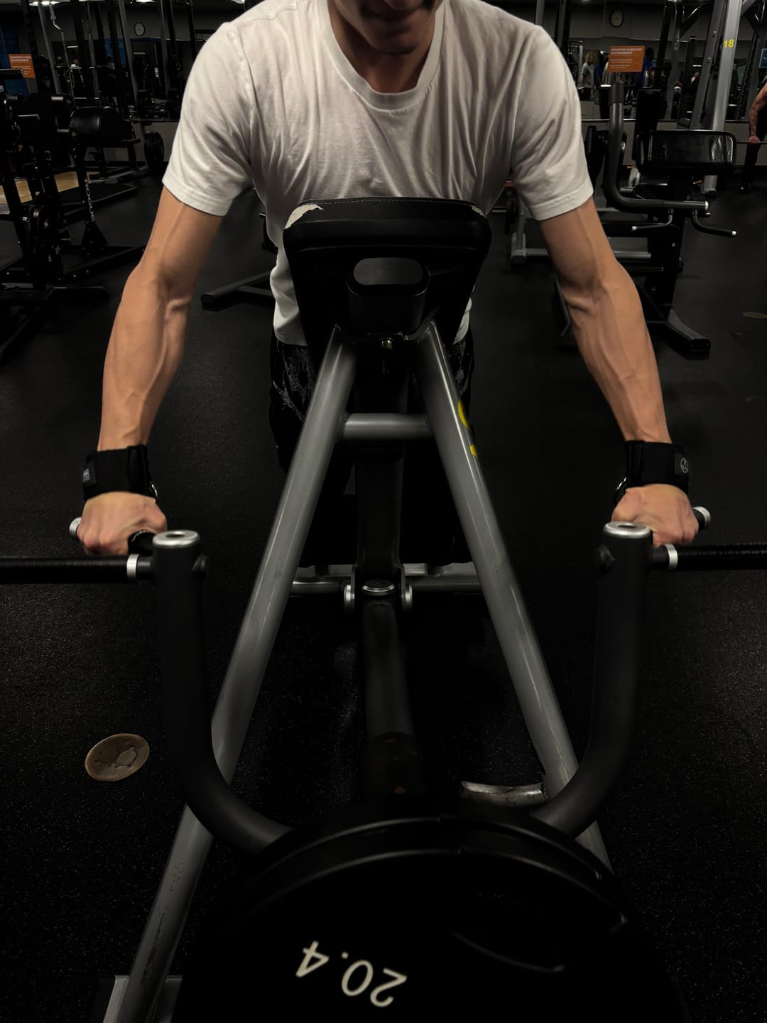 Customer photo review of 4148 - Elevated Essentials - Fitted Tee