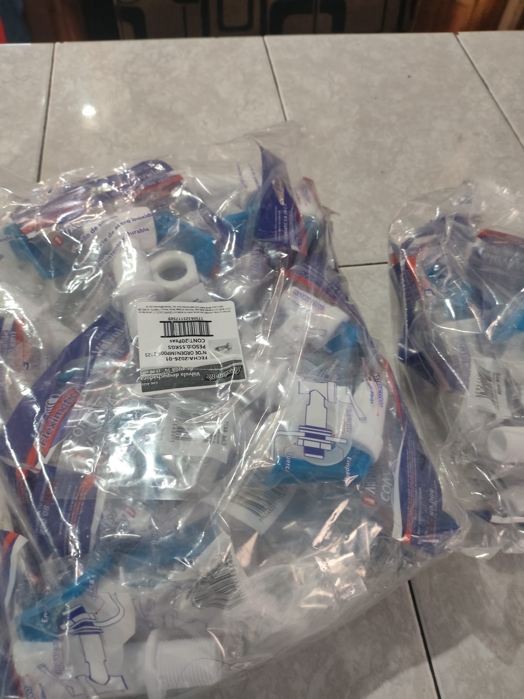 Customer photo review of Llave Para Garrafón De Agua 3/4" 4428 Fleximatic