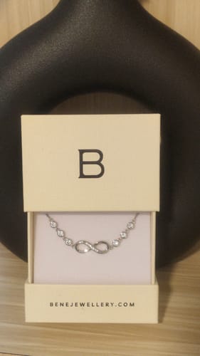 Customer photo review of Noelle Infinity Bracelet