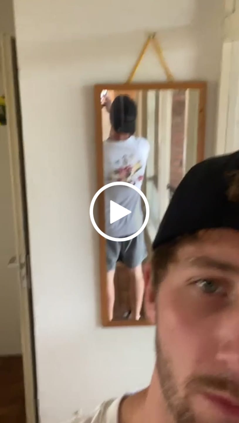 Customer video review of SS RELAXED FIT TEE - COASTAL CREATIVE FRESH AND SMOOTH PUMICE STONE - Maglietta Girocollo Uomo Bianca  Uomo LEVIS