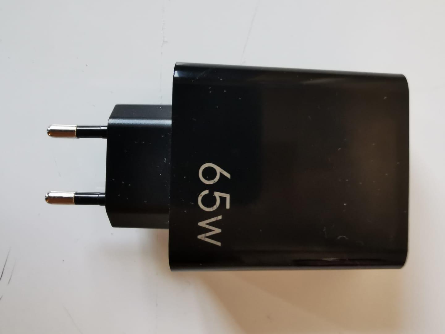 Customer photo review of Incarcator Retea, 5 Porturi, 65W, 3 x USB, 2 x Type-C, Negru