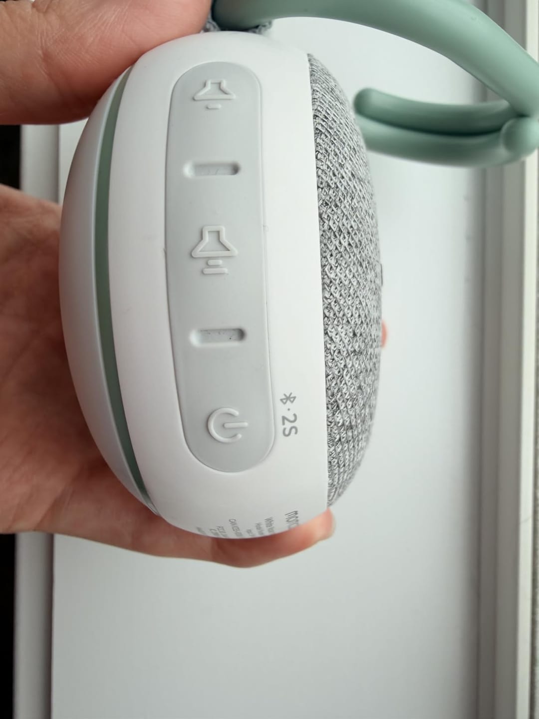 Customer photo review of DreamGo – Mobile Einschlafhilfe mit White Noise & Nachtlicht