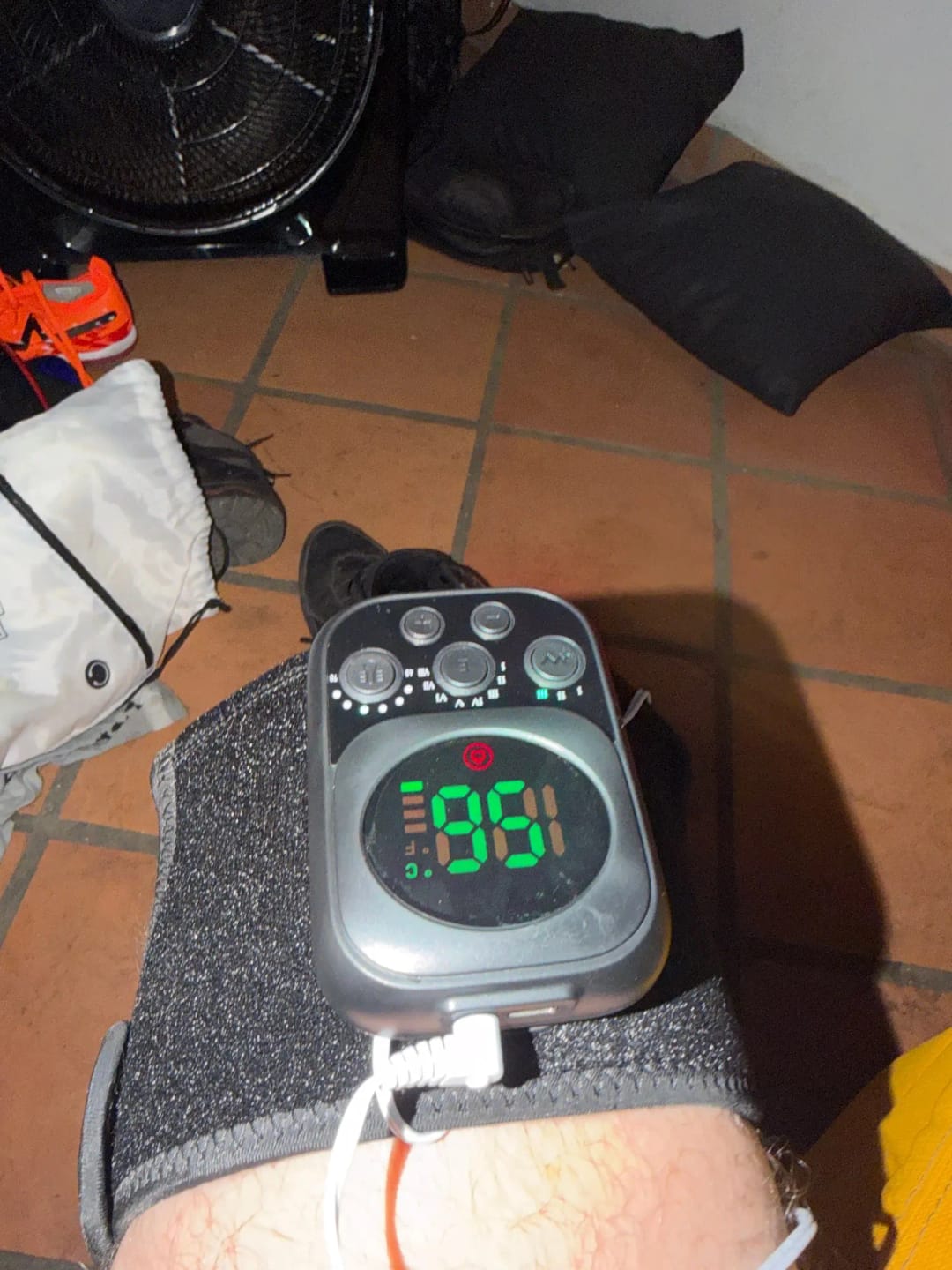 Customer photo review of Masajeador de rodilla