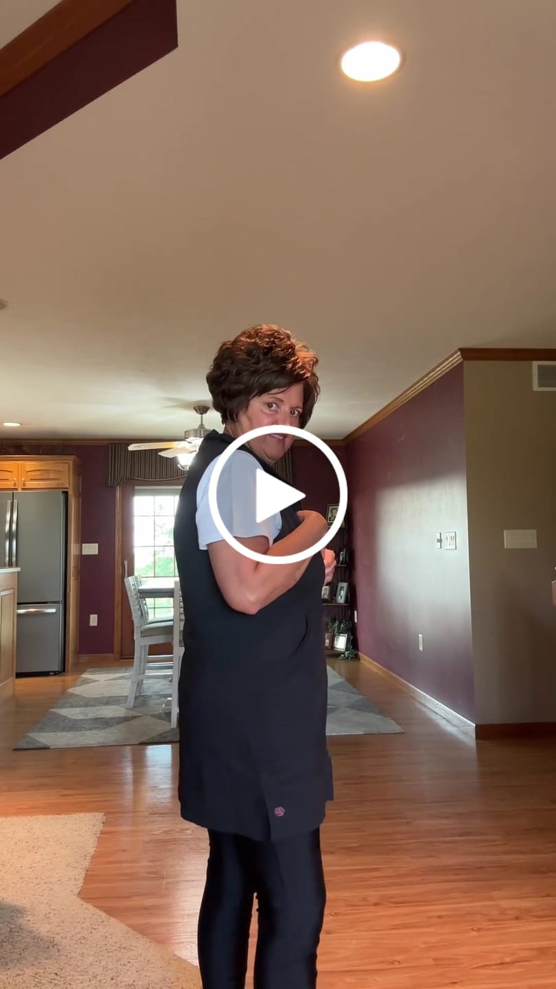 Customer video review of Carefree Long Vest (Reviewers)